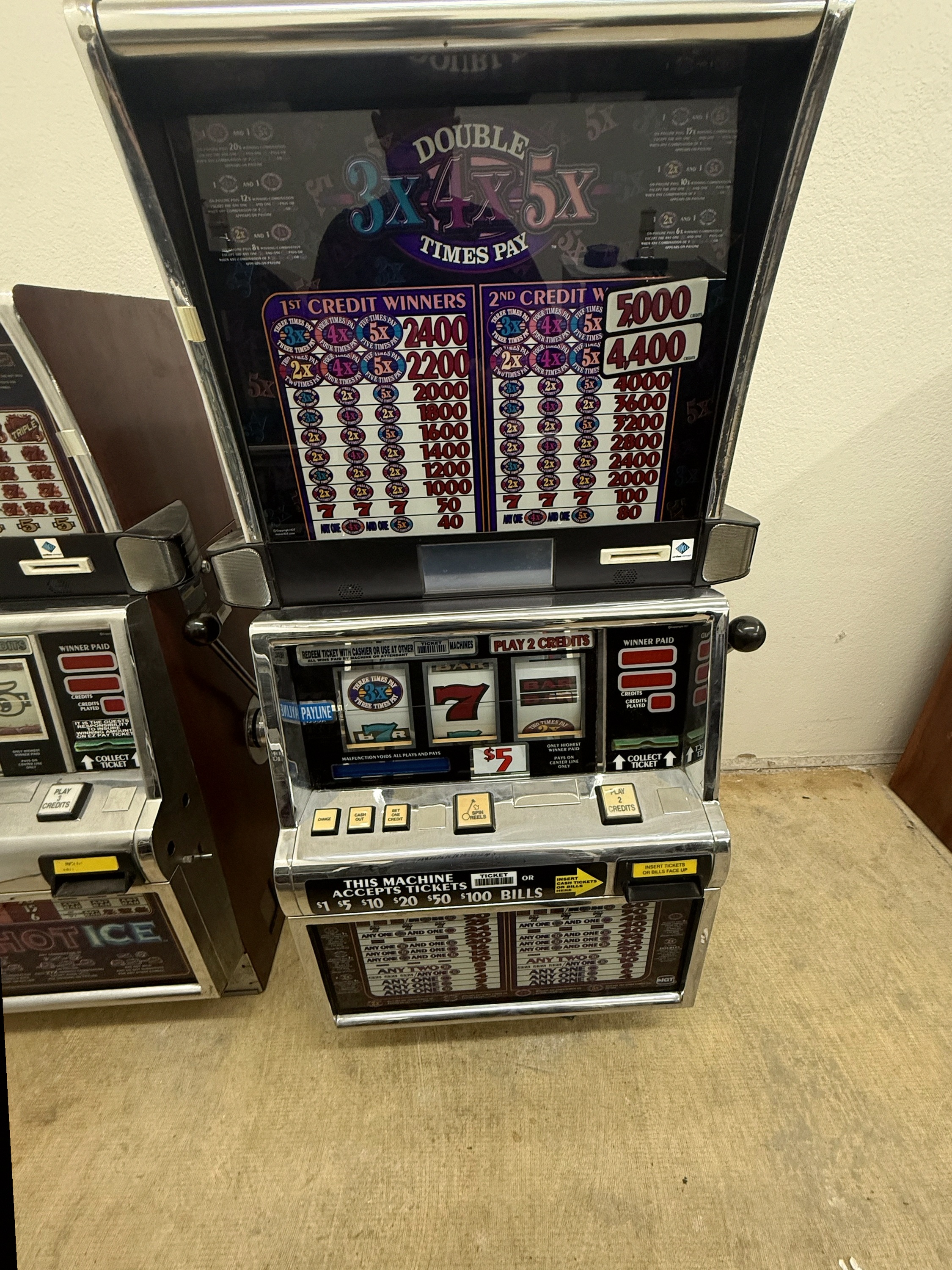 IGT S2000 Double 3x4x5x Times Pay Commercial Machine